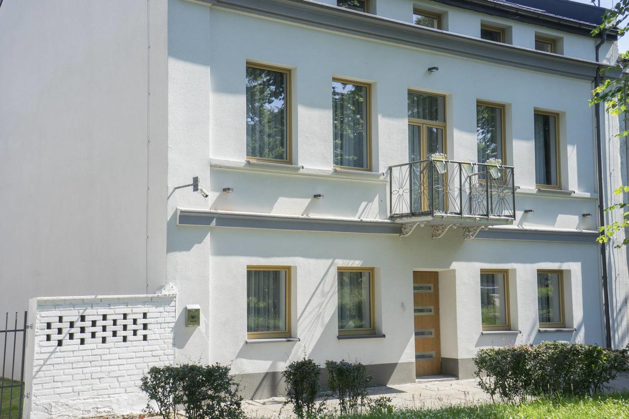 Hotel Inner City Кутно Экстерьер фото